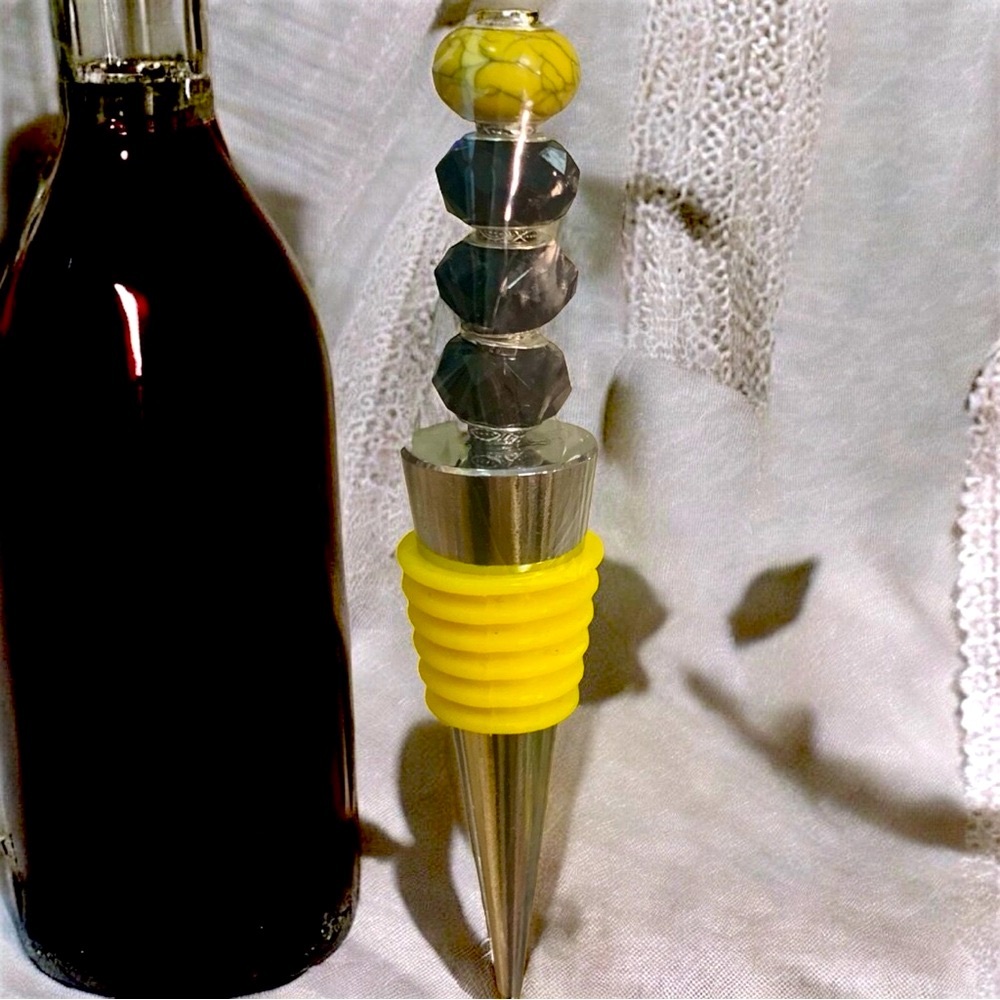 Wine Bottle Stopper Yellow and Silver